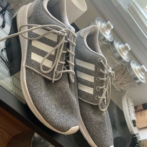 ADIDAS GREY AND WHITE ATHLETIC SNEAKERS